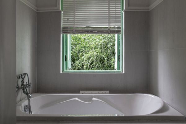 Cost of Fiberglass Tub Installation in Greenville